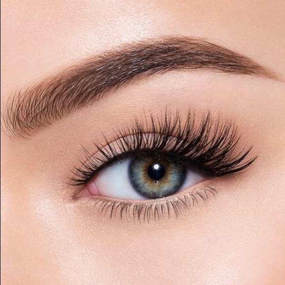 NEW Morphe Premium Lashes & Maybelline Foundation - Picture 5 of 6